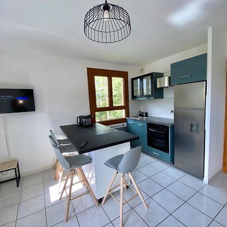 Appartement Situe A Cote Du Lac De Serre Poncon Saint-Sauveur  Eksteriør bilde