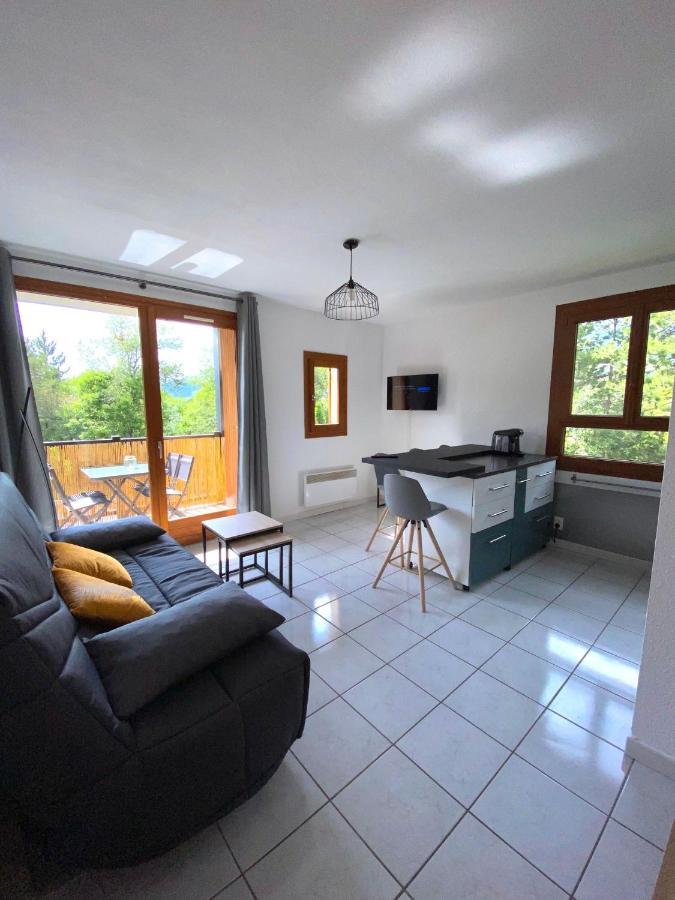 Appartement Situe A Cote Du Lac De Serre Poncon Saint-Sauveur  Eksteriør bilde