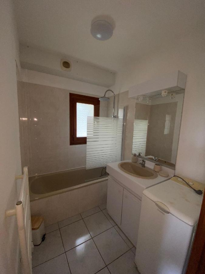 Appartement Situe A Cote Du Lac De Serre Poncon Saint-Sauveur  Eksteriør bilde